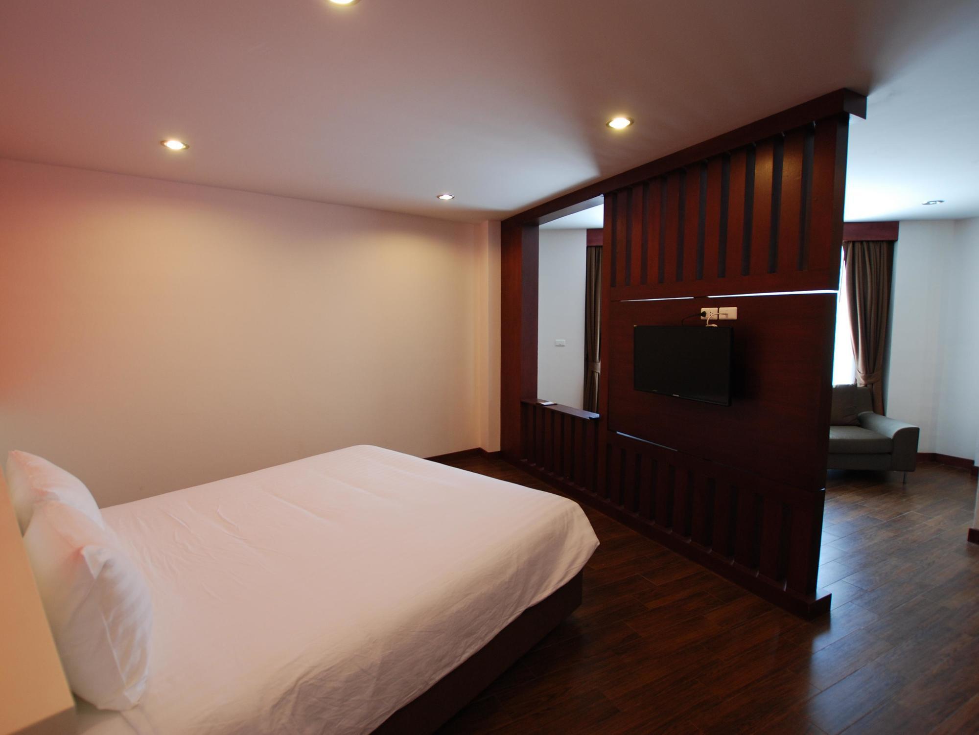 Paksaa Boutique Hotel Patong Luaran gambar