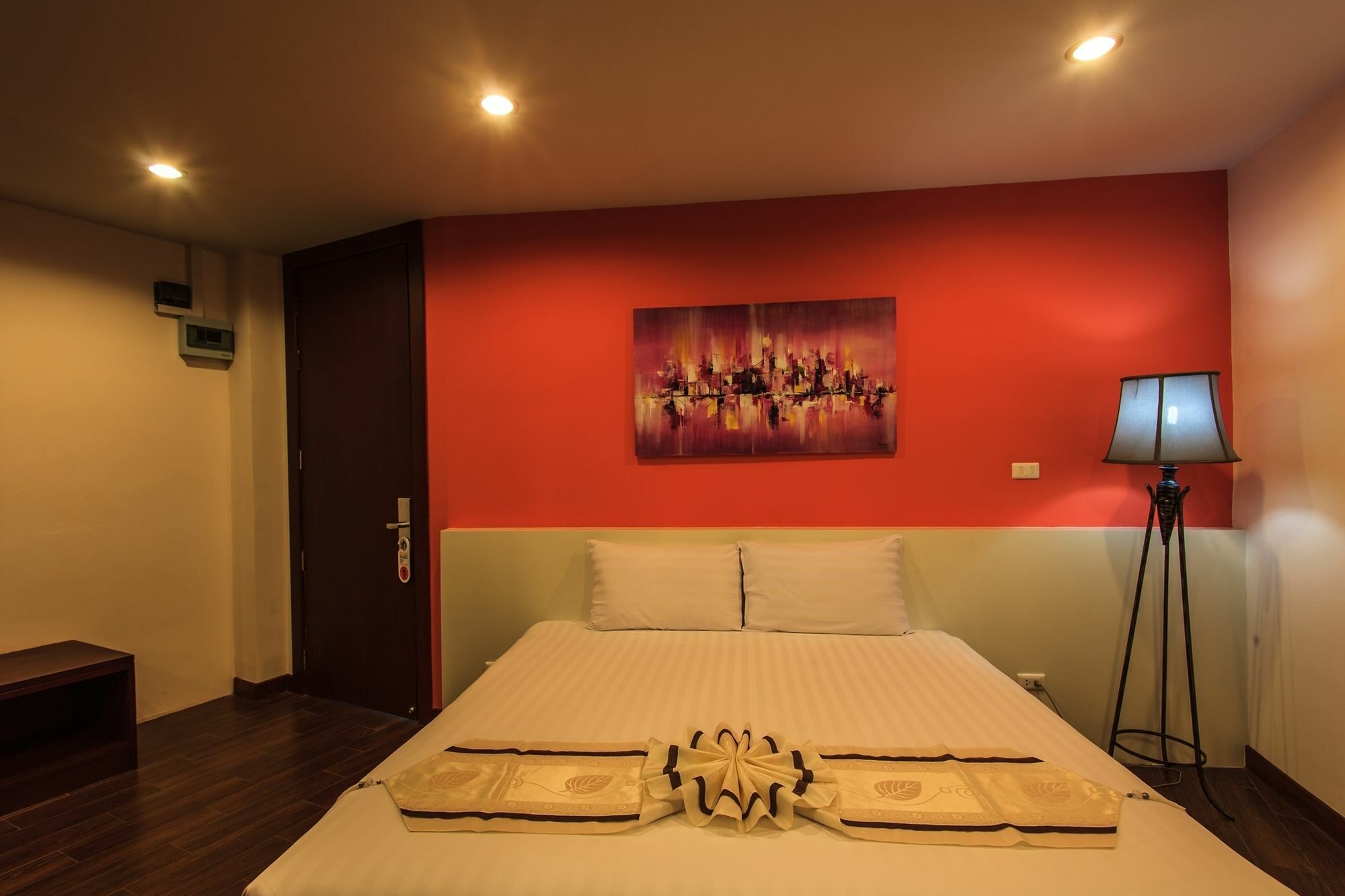 Paksaa Boutique Hotel Patong Luaran gambar