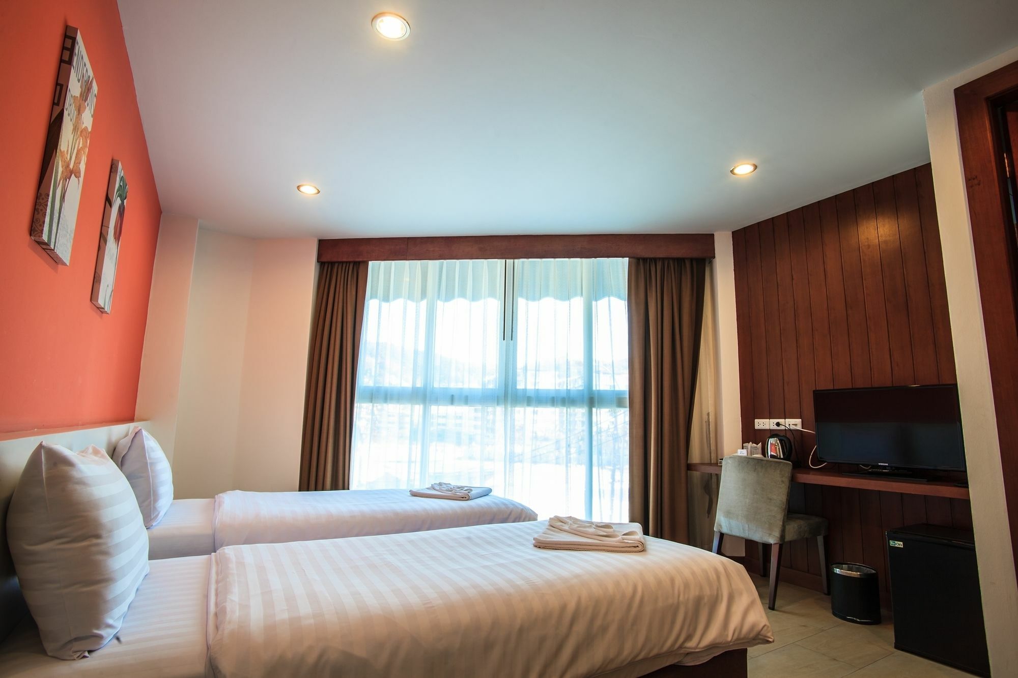 Paksaa Boutique Hotel Patong Luaran gambar