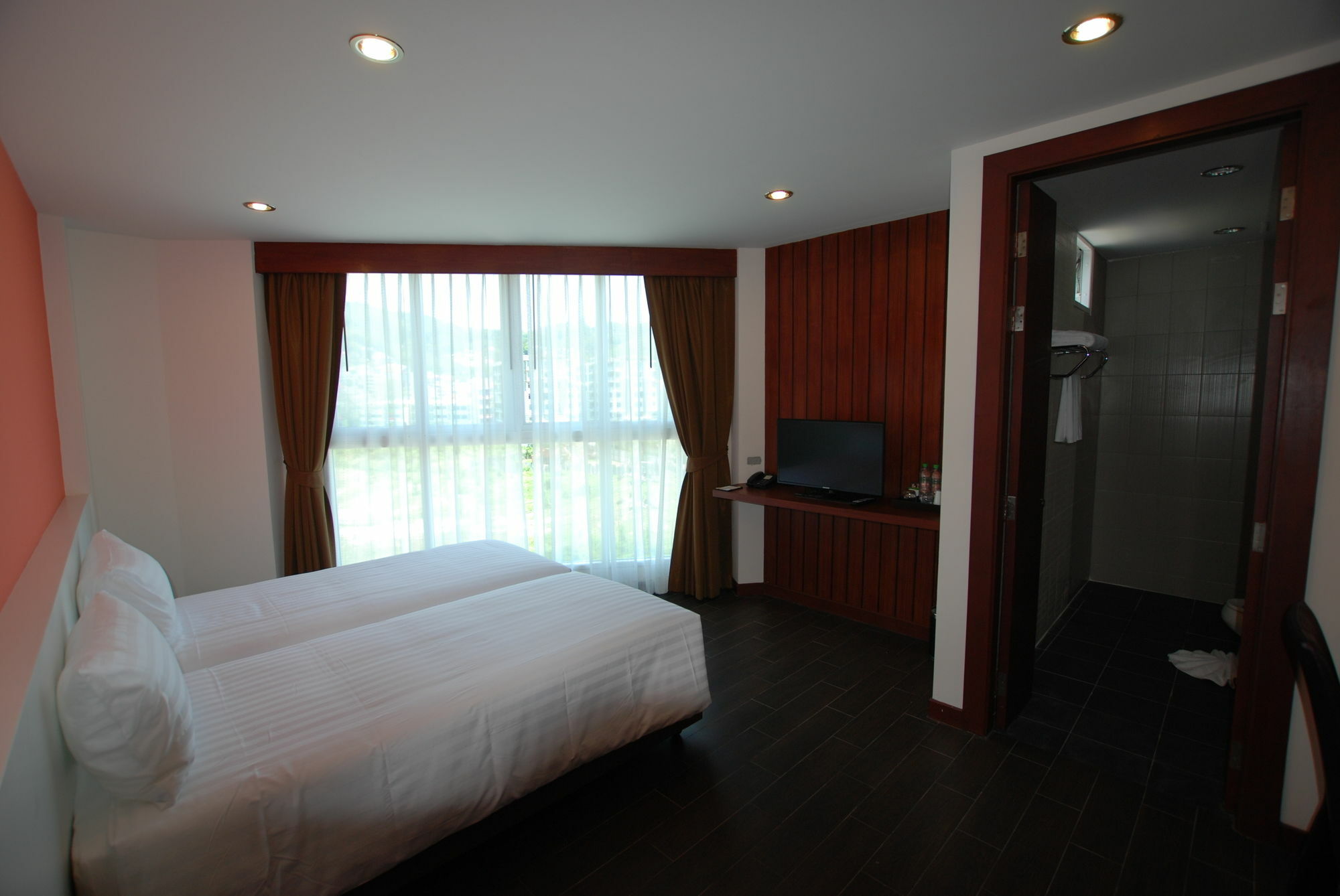 Paksaa Boutique Hotel Patong Luaran gambar